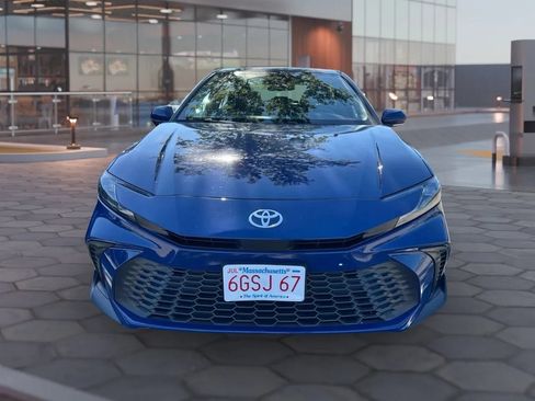 Used 2025 Toyota Camry SE AWD/4WD image 17