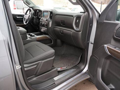 Used 2022 Chevrolet Silverado 1500 RST AWD/4WD image 29