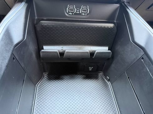 Used 2023 RAM 1500 Laramie AWD/4WD image 25