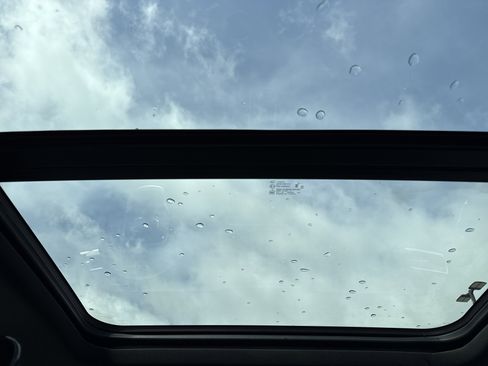 Used 2024 GMC Yukon XL Denali w/ Denali Reserve Package AWD/4WD image 31