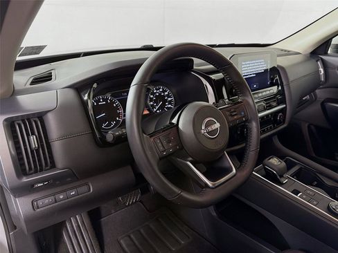 Used 2025 Nissan Pathfinder SL w/ Cargo Package AWD/4WD image 9