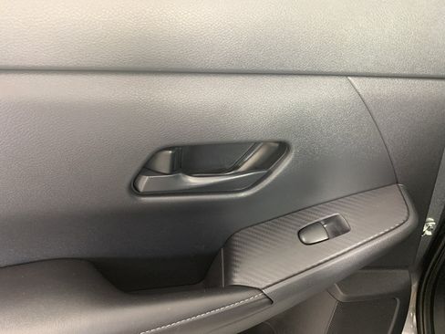 Used 2024 Nissan Sentra S FWD image 30