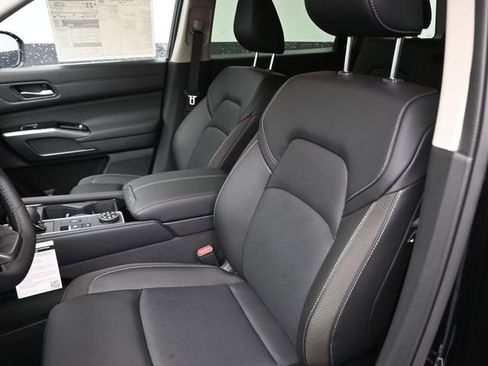 New 2026 Nissan Pathfinder SL image 19