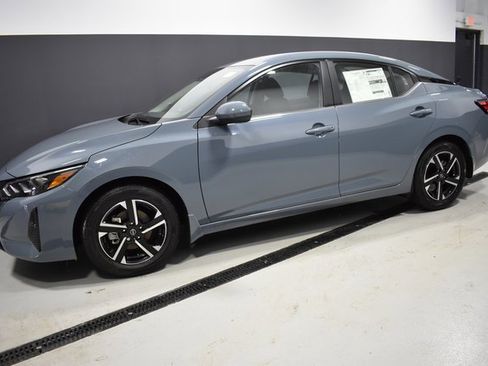 New 2025 Nissan Sentra SV image 2