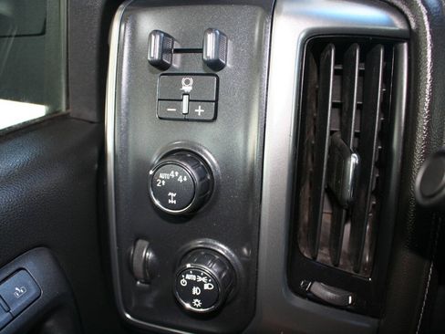 Used 2017 Chevrolet Silverado 1500 LTZ Z71 w/ Redline Edition AWD/4WD image 22