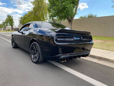 Used 2016 Dodge Challenger SXT image 11