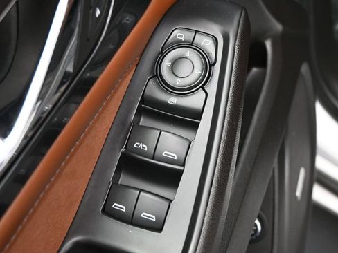 Used 2021 Chevrolet Traverse High Country FWD image 4