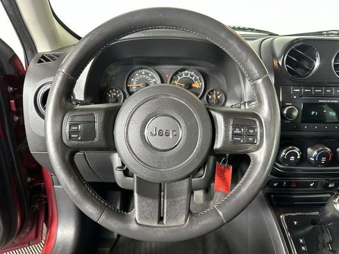 Used 2014 Jeep Patriot Latitude AWD/4WD image 13