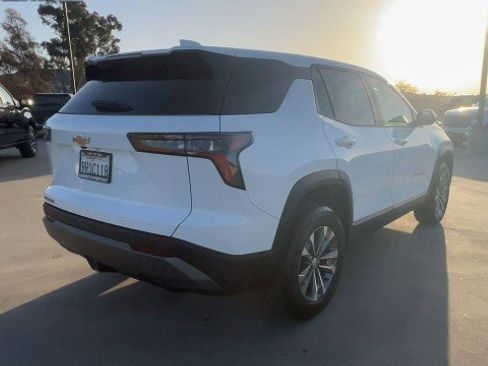 Used 2025 Chevrolet Equinox LT image 8