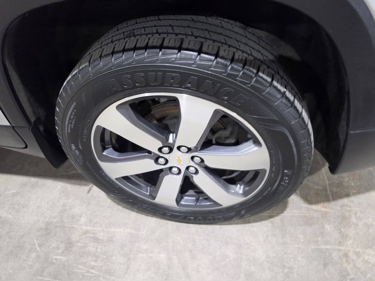 Used 2019 Chevrolet Traverse LT w/ LT Premium Package AWD/4WD image 21