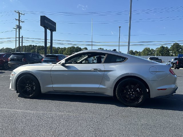 Used 2020 Ford Mustang Coupe w/ Black Accent Package RWD image 4