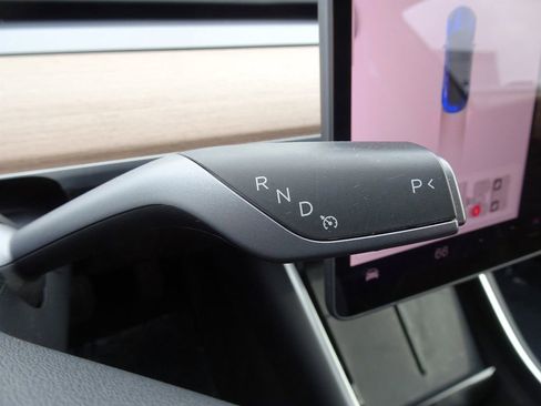 Used 2020 Tesla Model 3 image 23