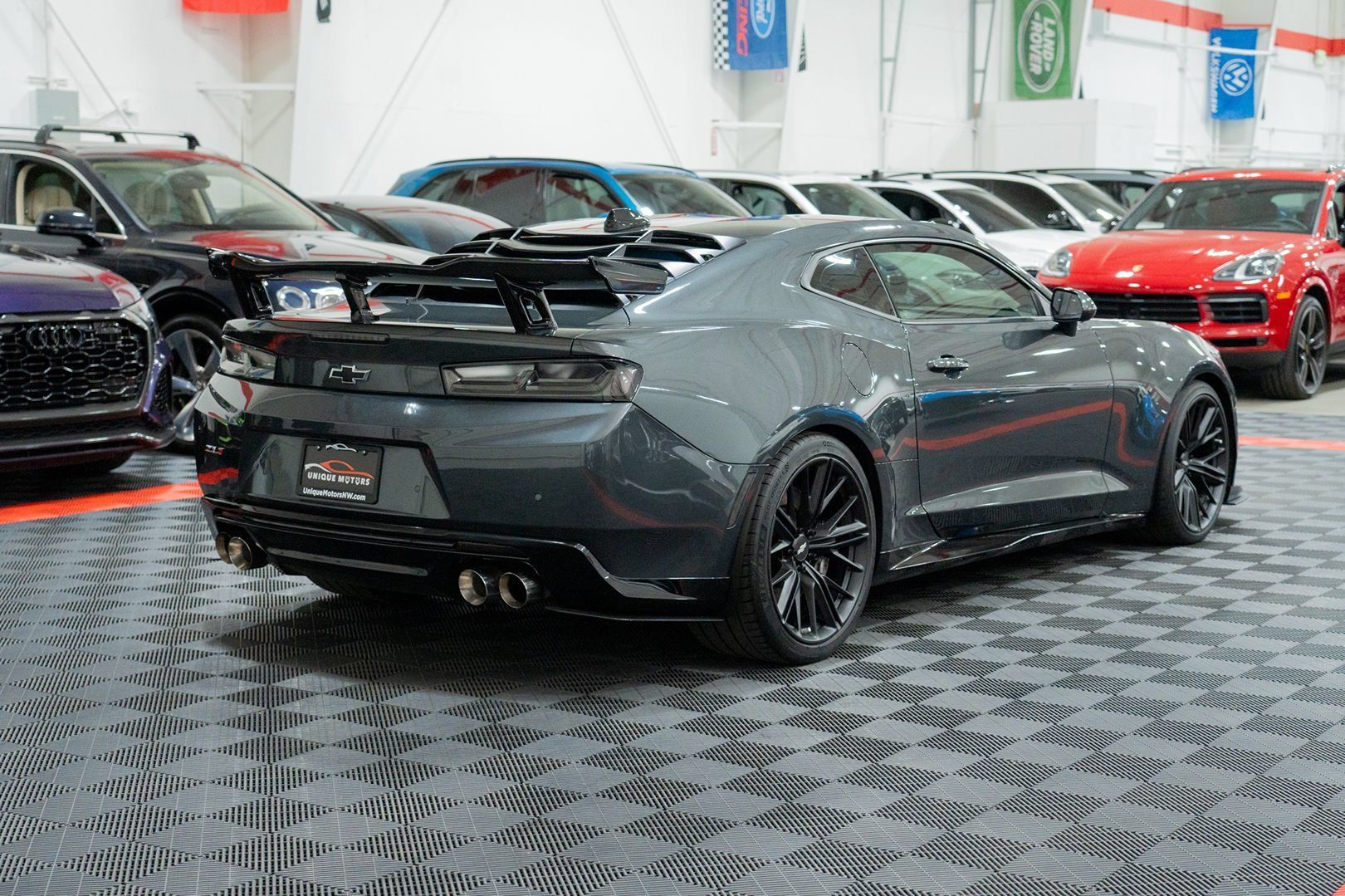 Used 2018 Chevrolet Camaro ZL1 RWD image 8
