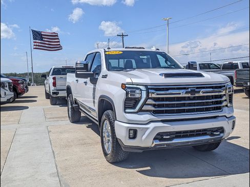 Used 2024 Chevrolet Silverado 2500 High Country w/ High Country Premium Package image 5