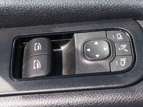Used 2025 Mercedes-Benz Sprinter 2500 image 21