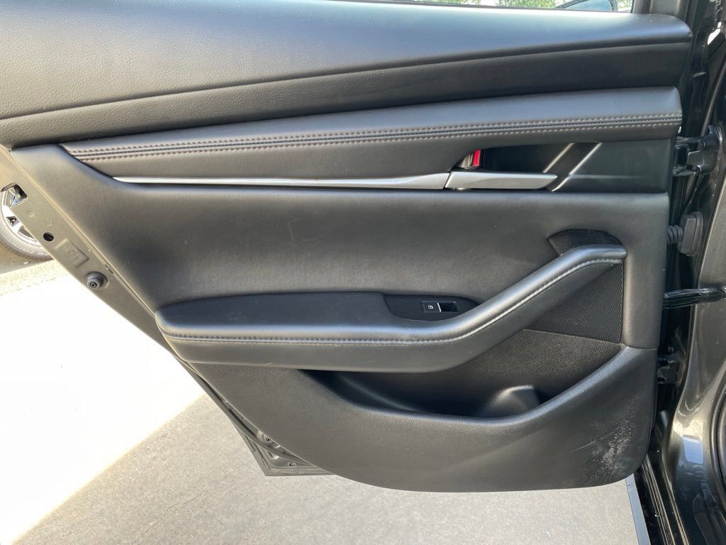 Used 2024 MAZDA MAZDA3 s FWD image 19