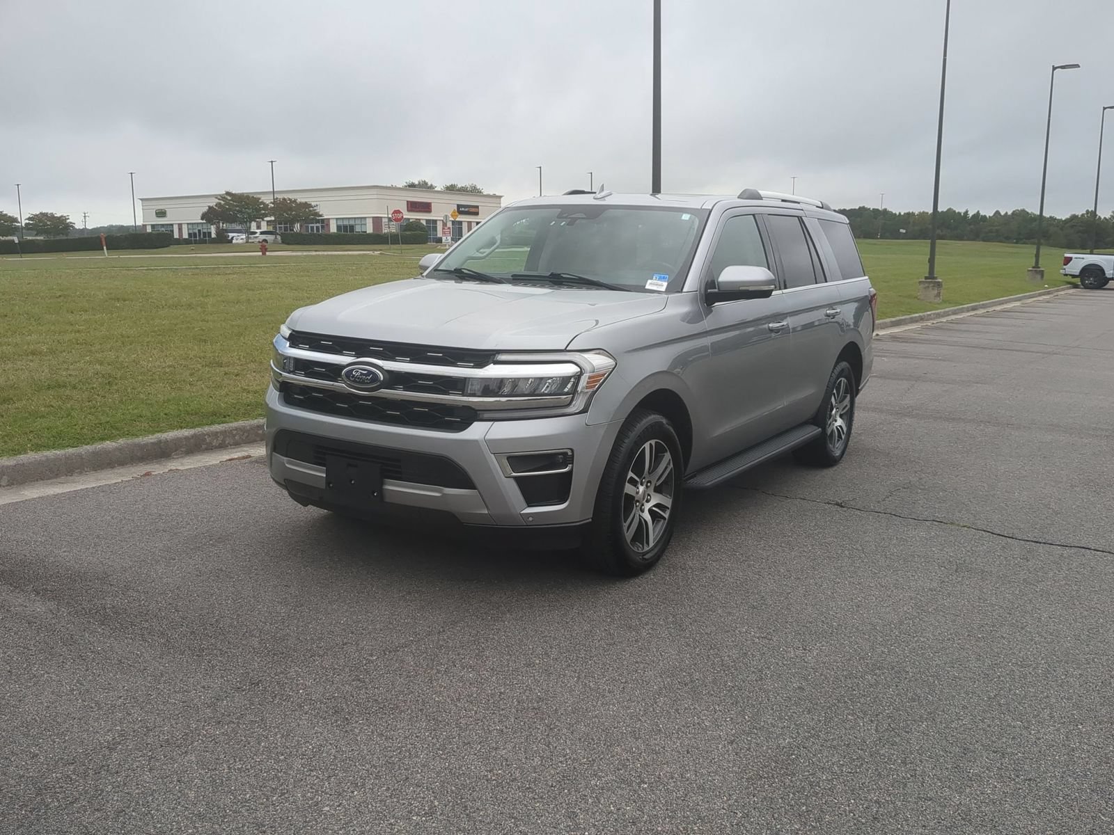 Used 2024 Ford Expedition Limited RWD image 7