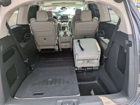 Certified 2025 Honda Odyssey EX-L image 18