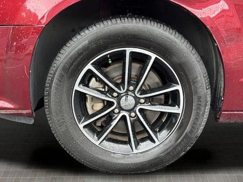 Used 2019 Dodge Grand Caravan GT FWD image 29