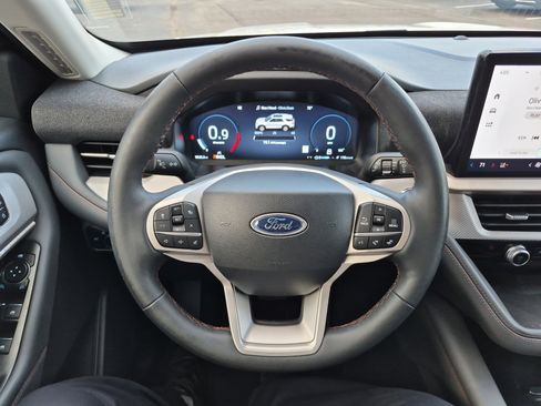 Used 2025 Ford Explorer Active w/ Active Comfort Package image 29