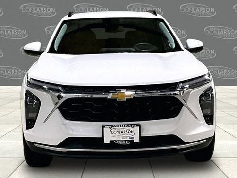 Certified 2024 Chevrolet Trax LT w/ Driver Confidence Package FWD image 2