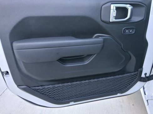 New 2026 Jeep Gladiator Sport image 18