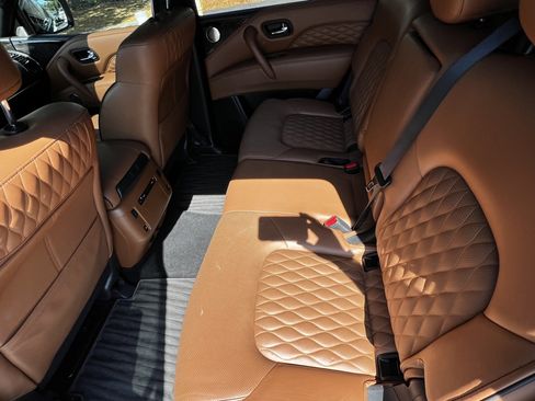 Used 2024 INFINITI QX80 Sensory AWD/4WD image 31