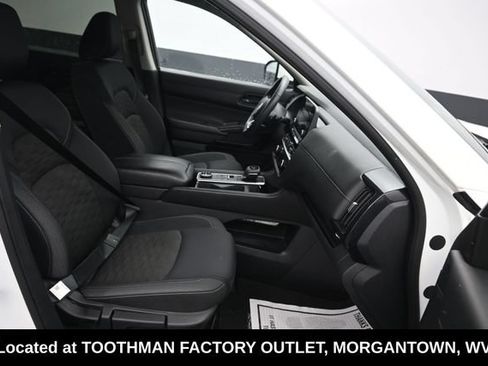 Used 2025 Nissan Pathfinder SV AWD/4WD image 10