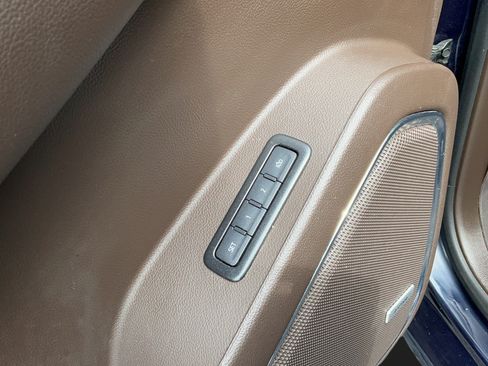 Certified 2020 GMC Yukon XL Denali w/ Denali Premium Package AWD/4WD image 32