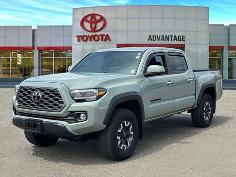 Used 2023 Toyota Tacoma TRD Off-Road w/ TRD Premium Off Road Package AWD/4WD image 10