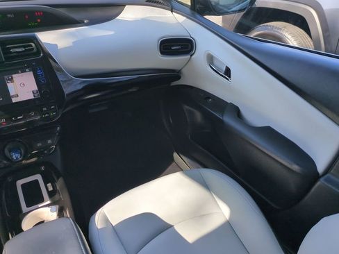Used 2017 Toyota Prius Four Touring image 16