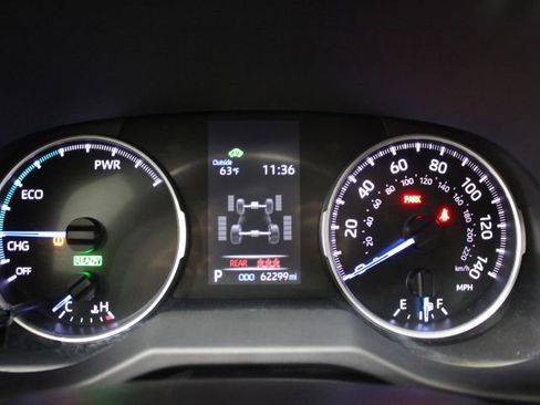 Used 2021 Toyota RAV4 LE image 30