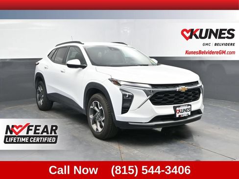 Used 2025 Chevrolet Trax LT FWD image 1