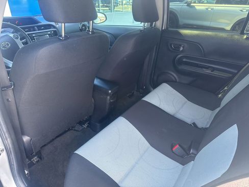 Used 2015 Toyota Prius C Two image 6