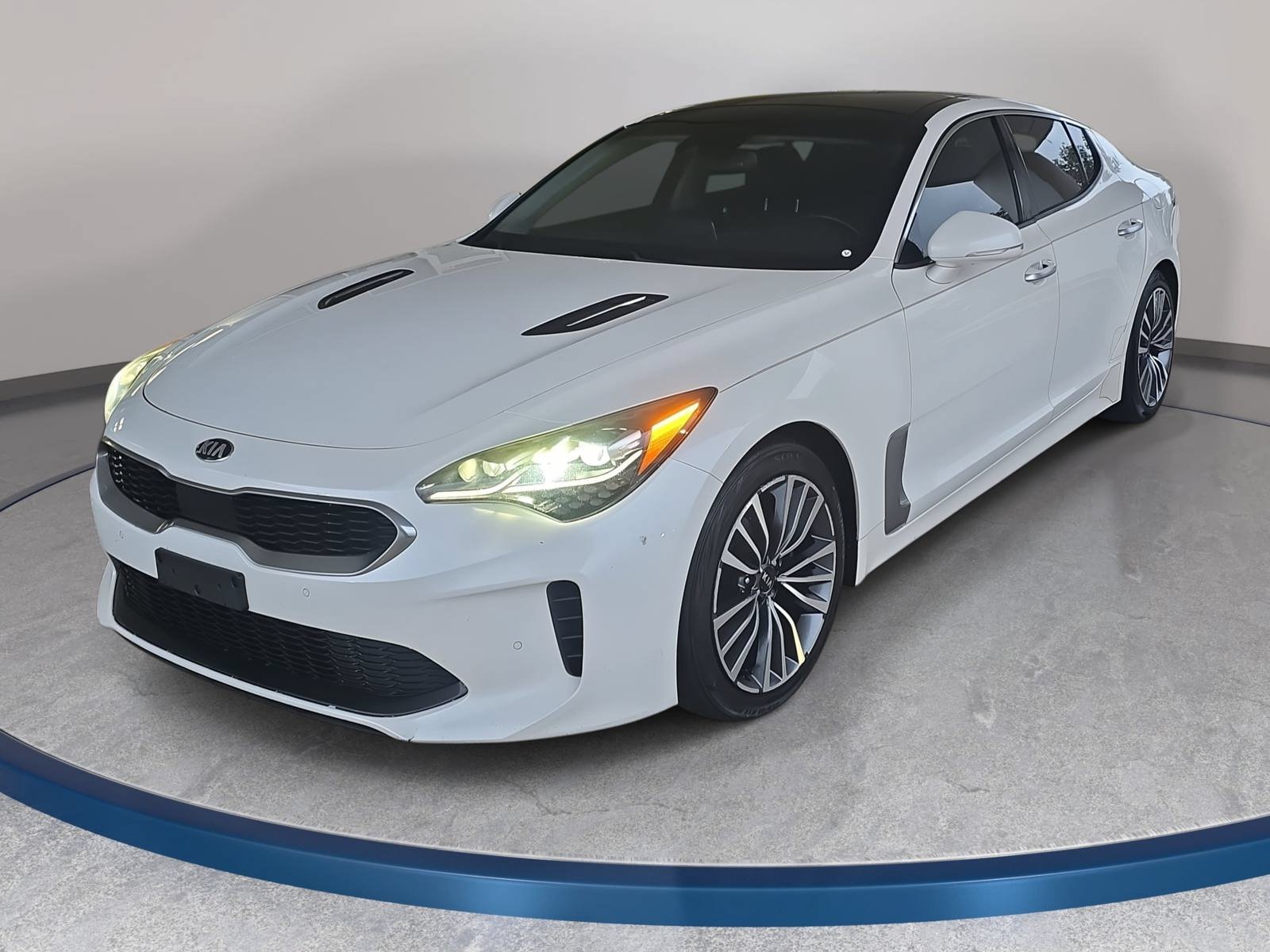 Used 2018 Kia Stinger Premium RWD image 1
