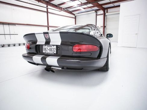 Used 2000 Dodge Viper GTS image 10