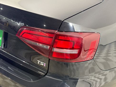 Used 2017 Volkswagen Jetta SE image 34