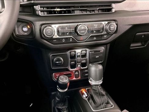New 2026 Jeep Gladiator Sport AWD/4WD image 6