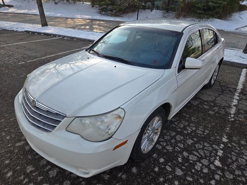 Used 2010 Chrysler Sebring Limited image 3