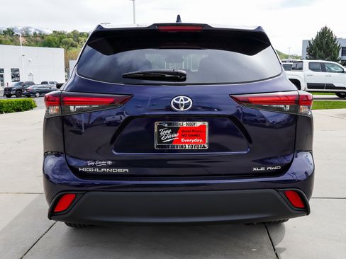 Certified 2025 Toyota Highlander XLE AWD/4WD image 7