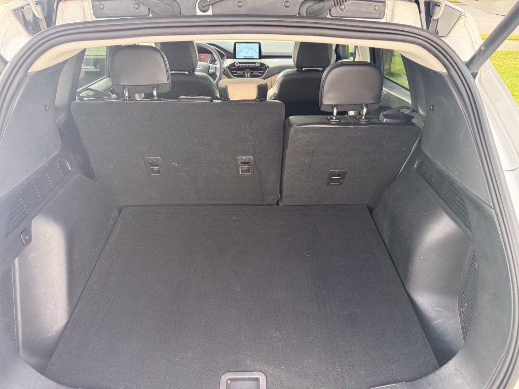 Used 2022 Ford Escape SEL FWD image 14