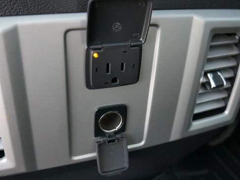 Used 2015 Ford F150 Lariat image 37