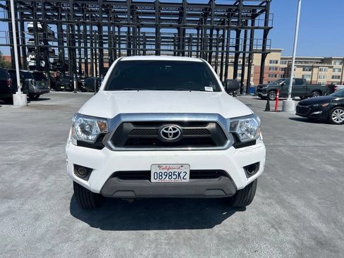 Used 2013 Toyota Tacoma PreRunner w/ TRD Off-Road Pkg RWD image 2