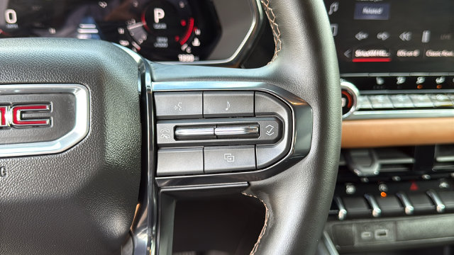 Used 2025 GMC Canyon AT4 w/ Nightfall Edition AWD/4WD image 13