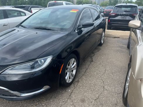 Used 2016 Chrysler 200 Limited FWD image 6