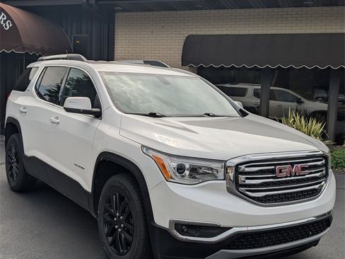 Used 2019 GMC Acadia SLT image 3