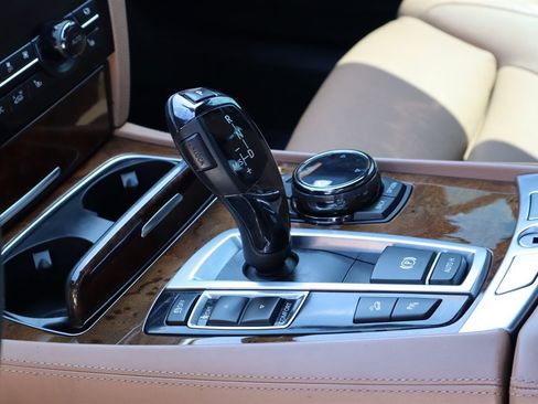 Used 2014 BMW 750Li xDrive AWD/4WD image 30
