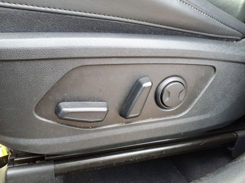 Used 2023 Kia Sorento EX w/ Panoramic Sunroof Package FWD image 5