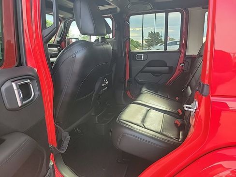 Used 2021 Jeep Wrangler Unlimited Sahara image 12