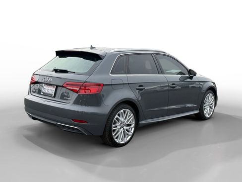 Used 2018 Audi A3 e-tron Prestige w/ Prestige Package FWD image 5